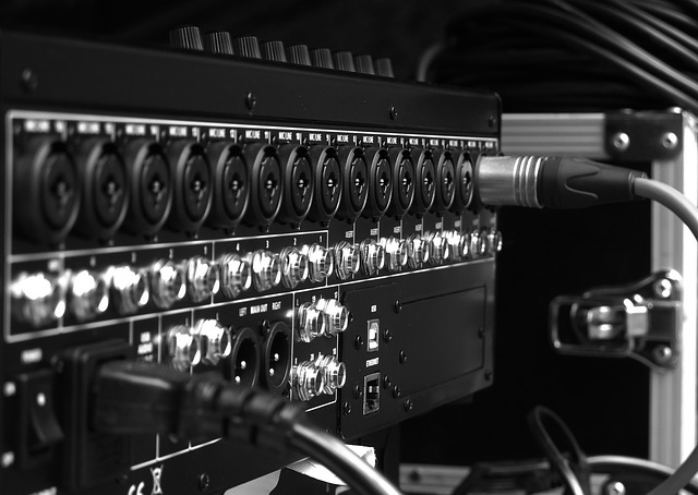 amplifier, amp, mixer